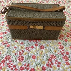 Hartmann Luggage Vintage Train/Cosmetic case